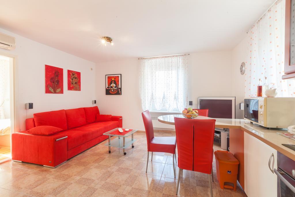 Kalalarga Deluxe- Centre&balcony Makarska